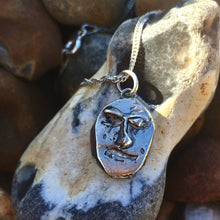 Load image into Gallery viewer, Cross Carlos