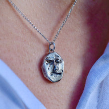 Load image into Gallery viewer, Cross Carlos